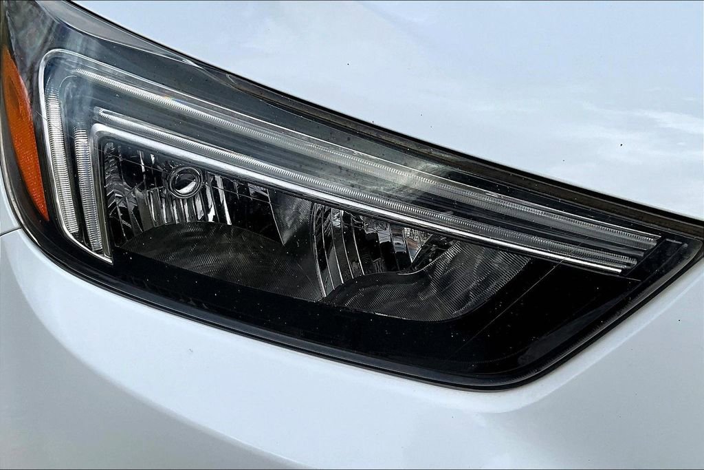 Used 2018 Buick Encore Preferred image 27