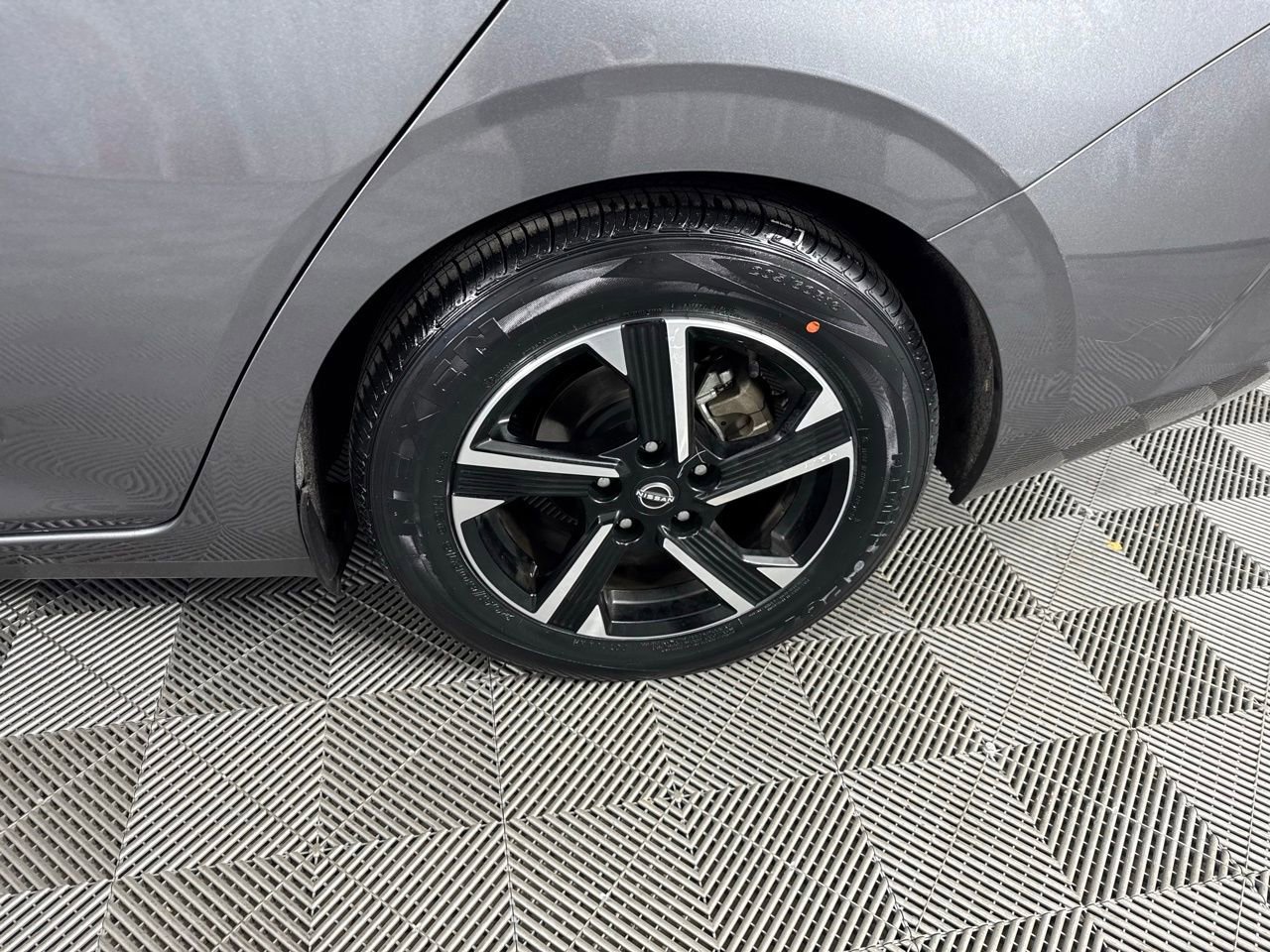 Used 2025 Nissan Sentra SV image 31