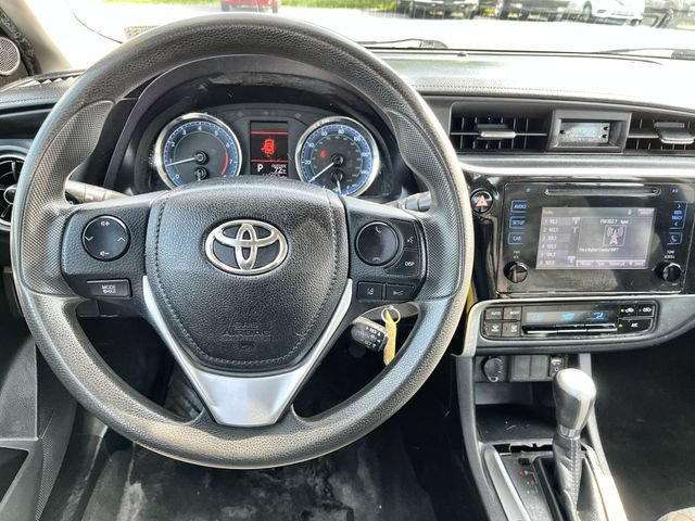 Used 2019 Toyota Corolla LE FWD image 13