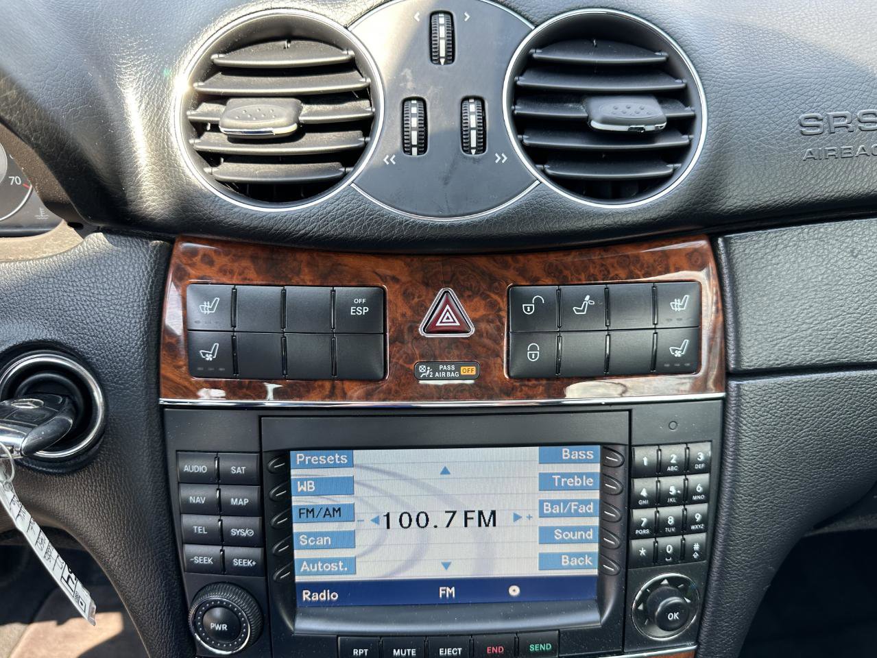 Used 2007 Mercedes-Benz CLK 350 Cabriolet image 21