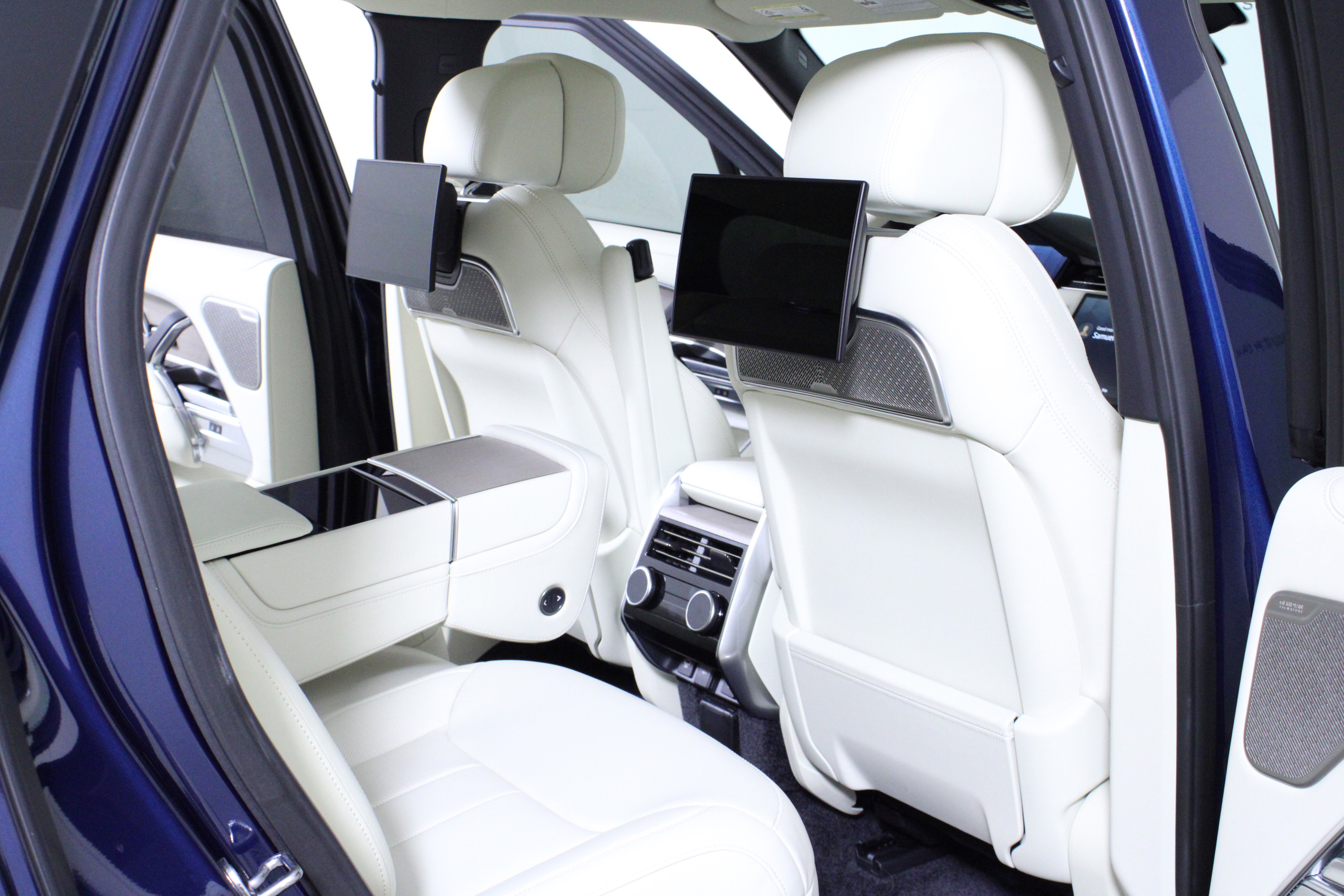 Used 2025 Land Rover Range Rover Autobiography image 14