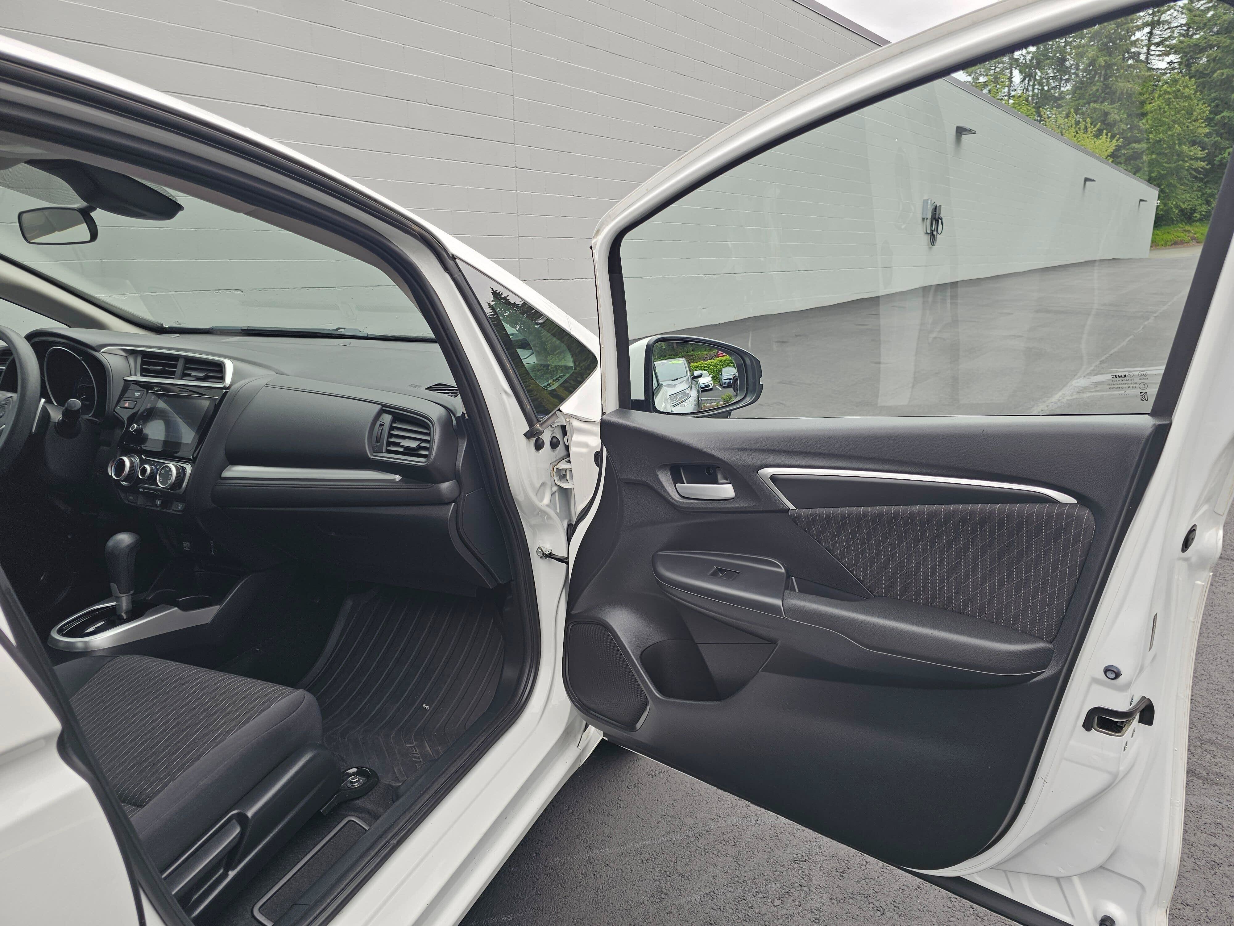 Used 2018 Honda Fit EX image 11