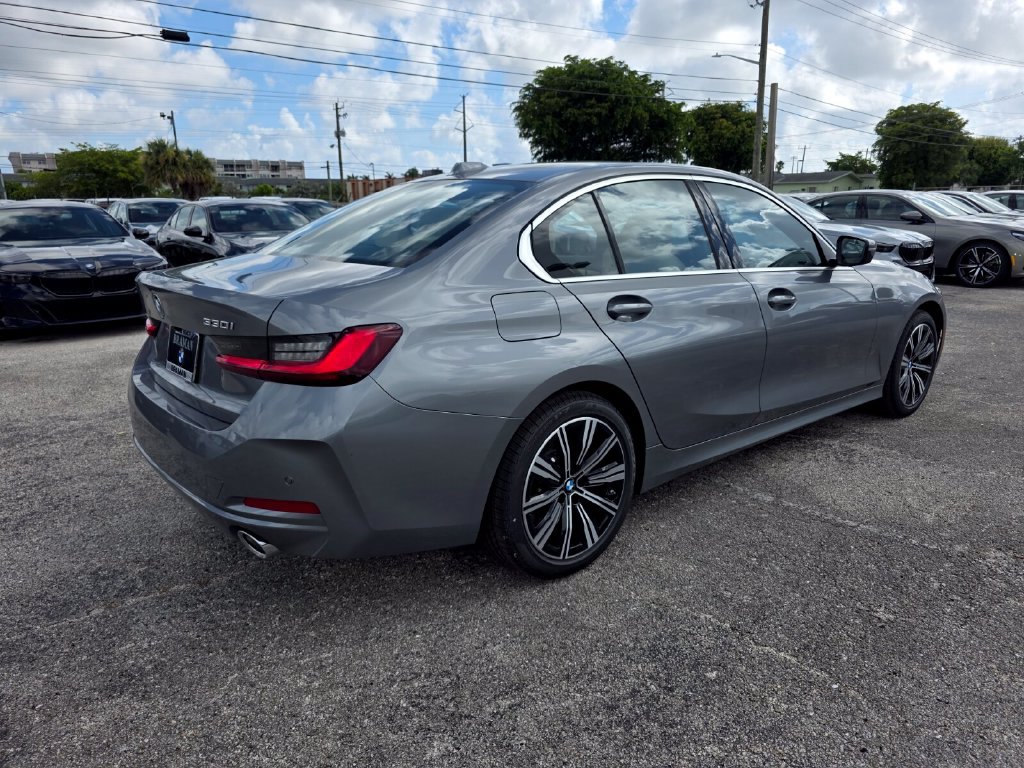 New 2026 BMW 330i Sedan w/ Premium Package RWD image 4