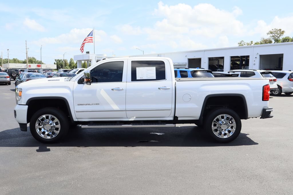 Certified 2019 GMC Sierra 2500 Denali w/ Duramax Plus Package AWD/4WD image 6