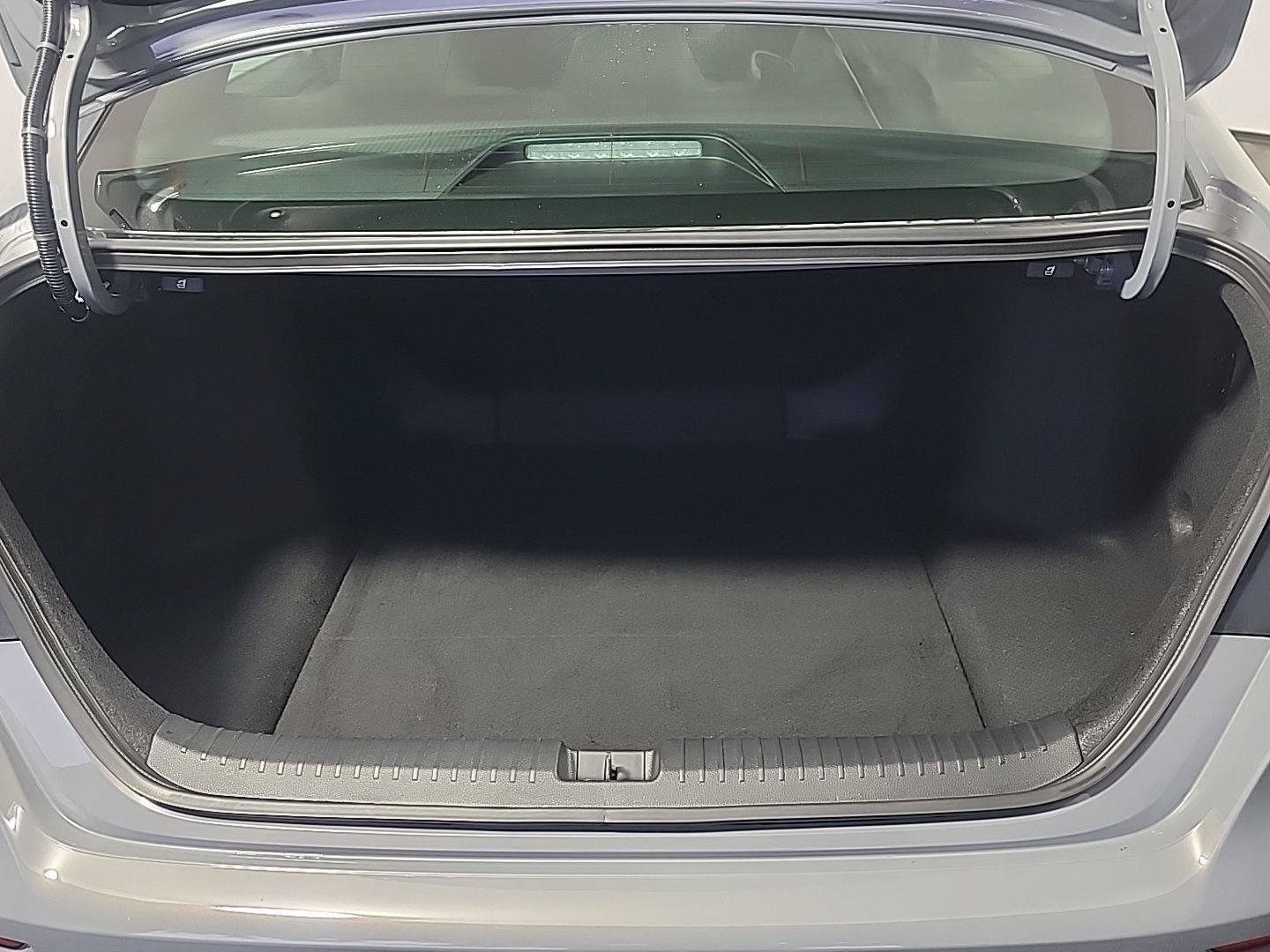 Certified 2025 Honda Accord Sport image 9
