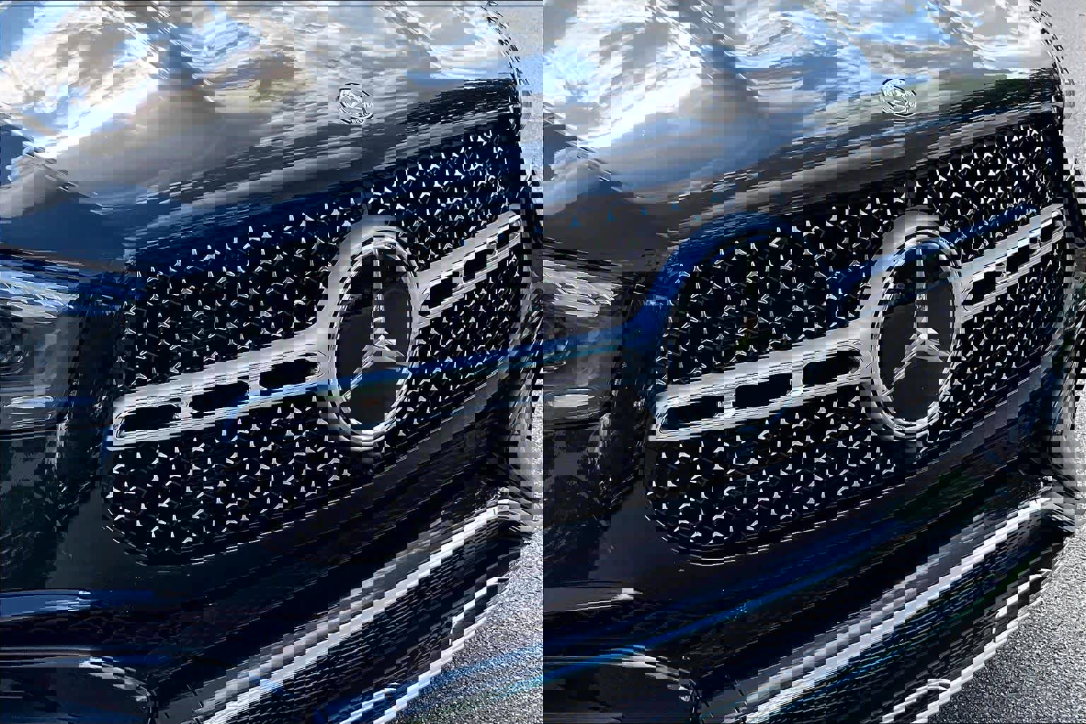 Used 2024 Mercedes-Benz GLE 450e 4MATIC image 32