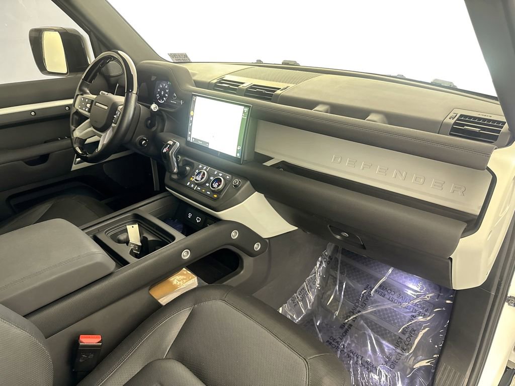 Certified 2022 Land Rover Defender 110 X-Dynamic SE AWD/4WD image 29