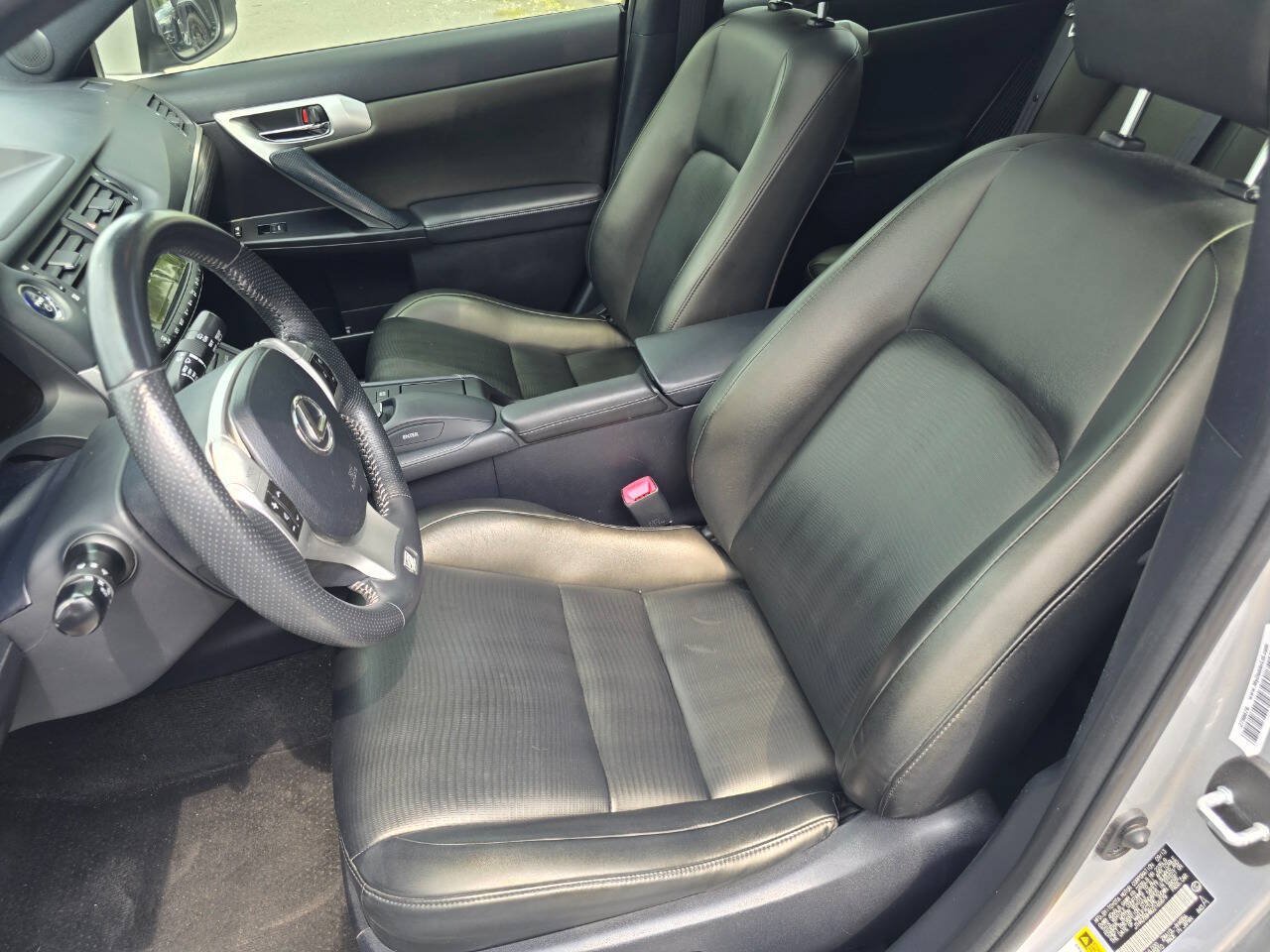 Used 2013 Lexus CT 200h w/ F Sport Pkg w/Nuluxe Trim FWD image 12