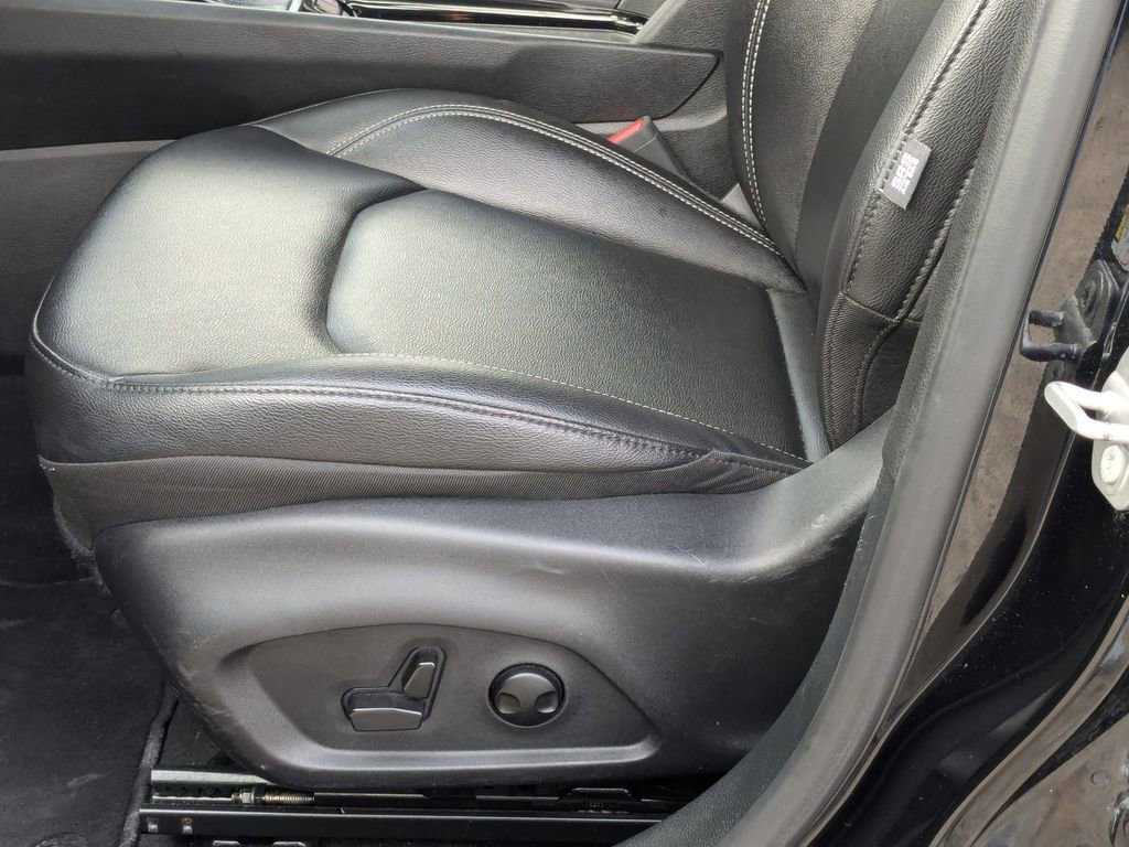 Used 2025 Jeep Compass Limited image 24