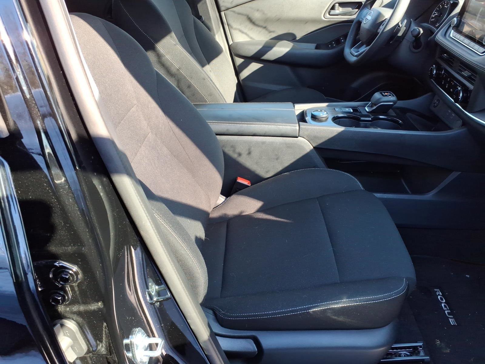 Used 2025 Nissan Rogue S image 6