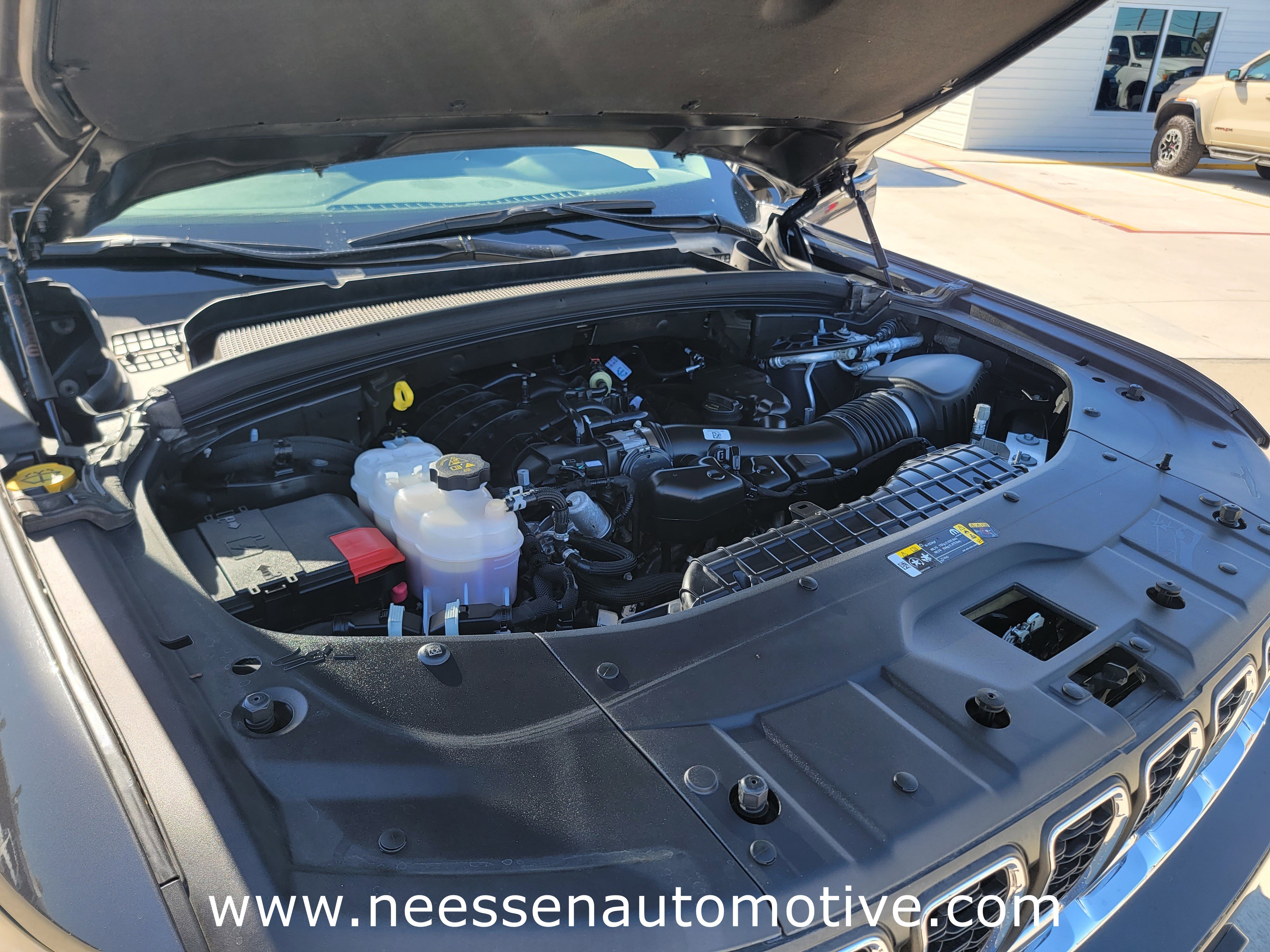 Used 2025 Jeep Grand Cherokee Laredo image 34