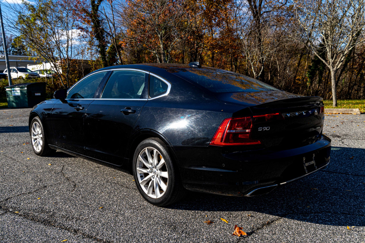 Used 2018 Volvo S90 T6 Momentum w/ Convenience Package image 4