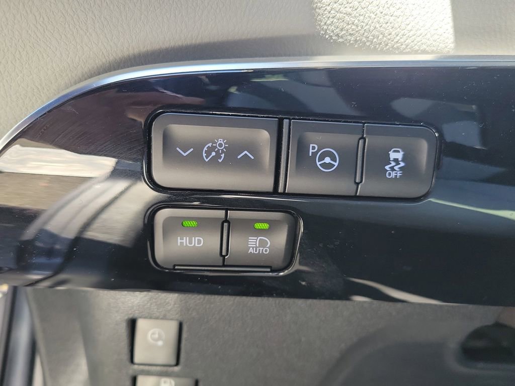 Used 2022 Toyota Prius Prime Limited image 24