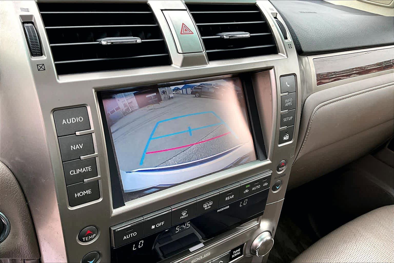 Used 2015 Lexus GX 460 w/ Premium Package AWD/4WD image 27