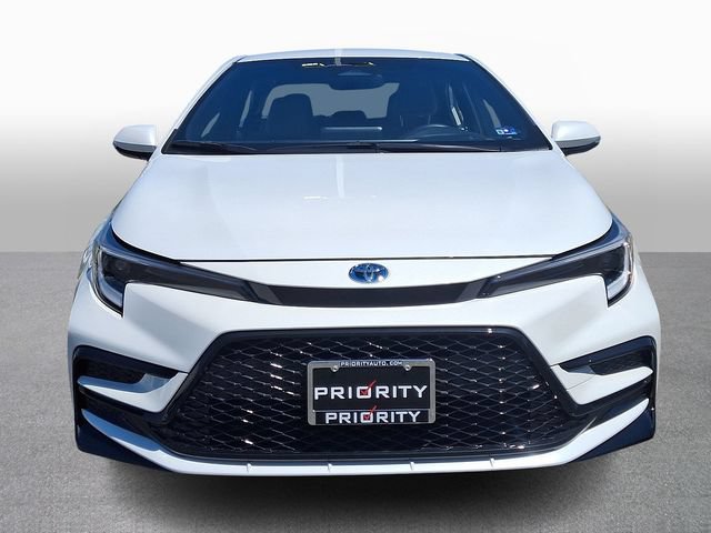 Used 2025 Toyota Corolla SE FWD image 2