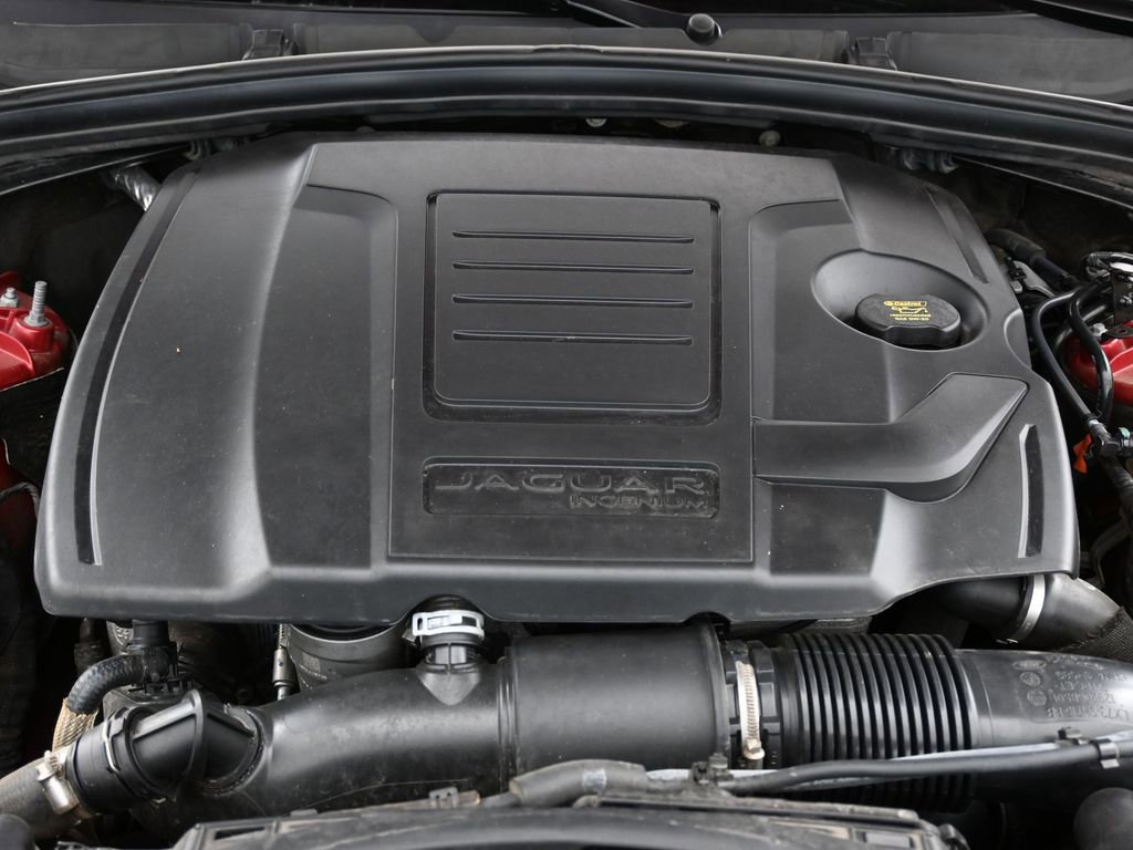 Used 2025 Jaguar F-PACE R-Dynamic S image 40