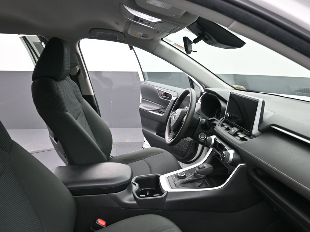 Used 2024 Toyota RAV4 LE image 17