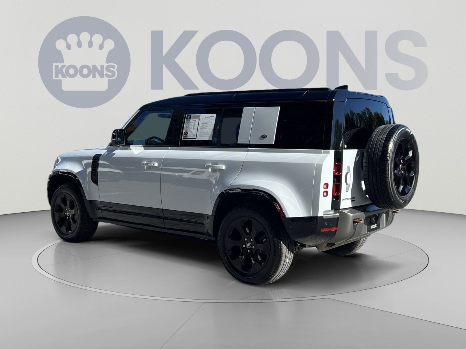 Used 2022 Land Rover Defender 110 X-Dynamic SE AWD/4WD image 8