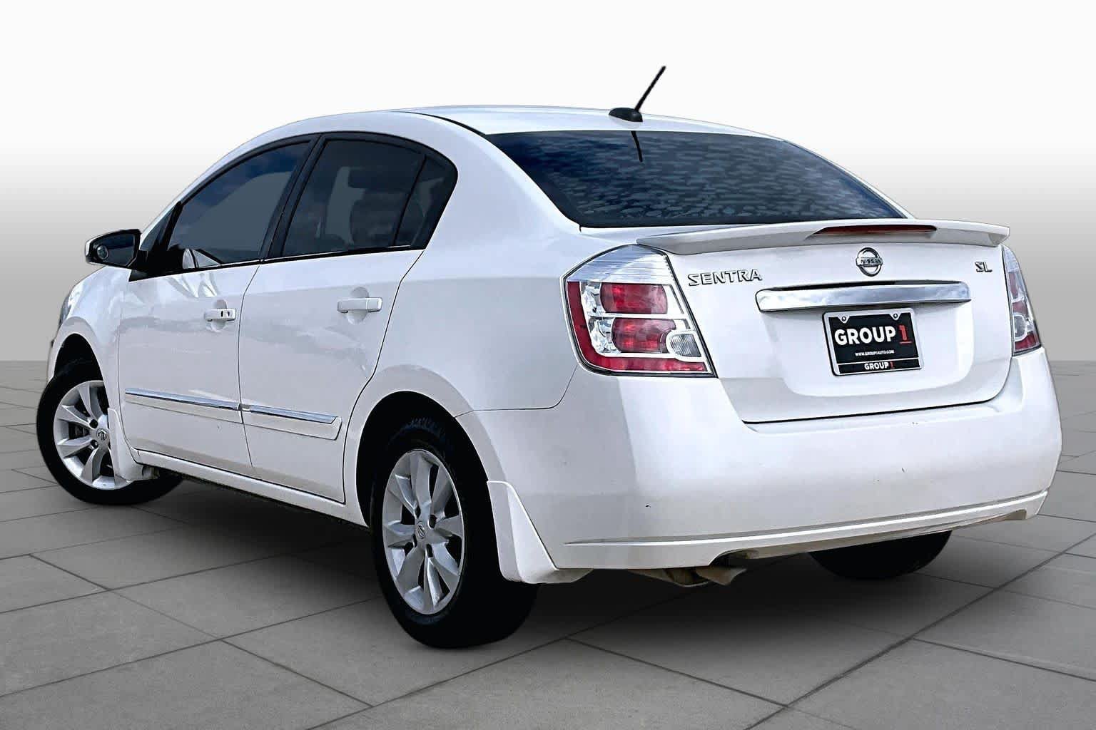 Used 2012 Nissan Sentra 2.0 SL w/ Navigation Pkg FWD image 9