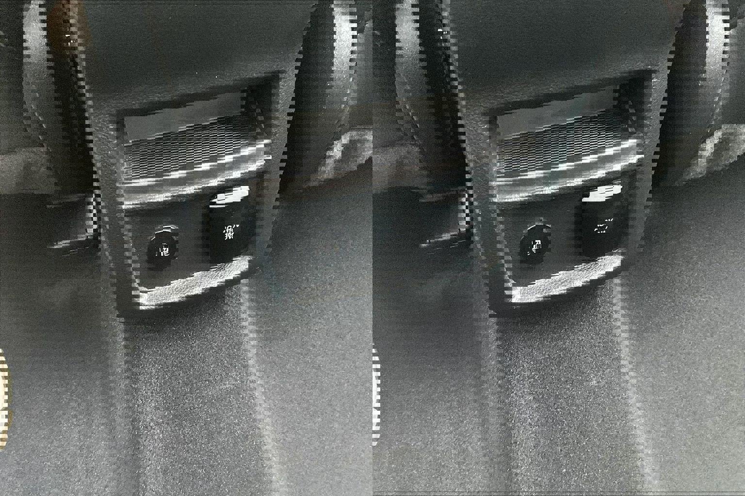 Used 2024 Ford Edge SEL w/ Convenience Package image 37