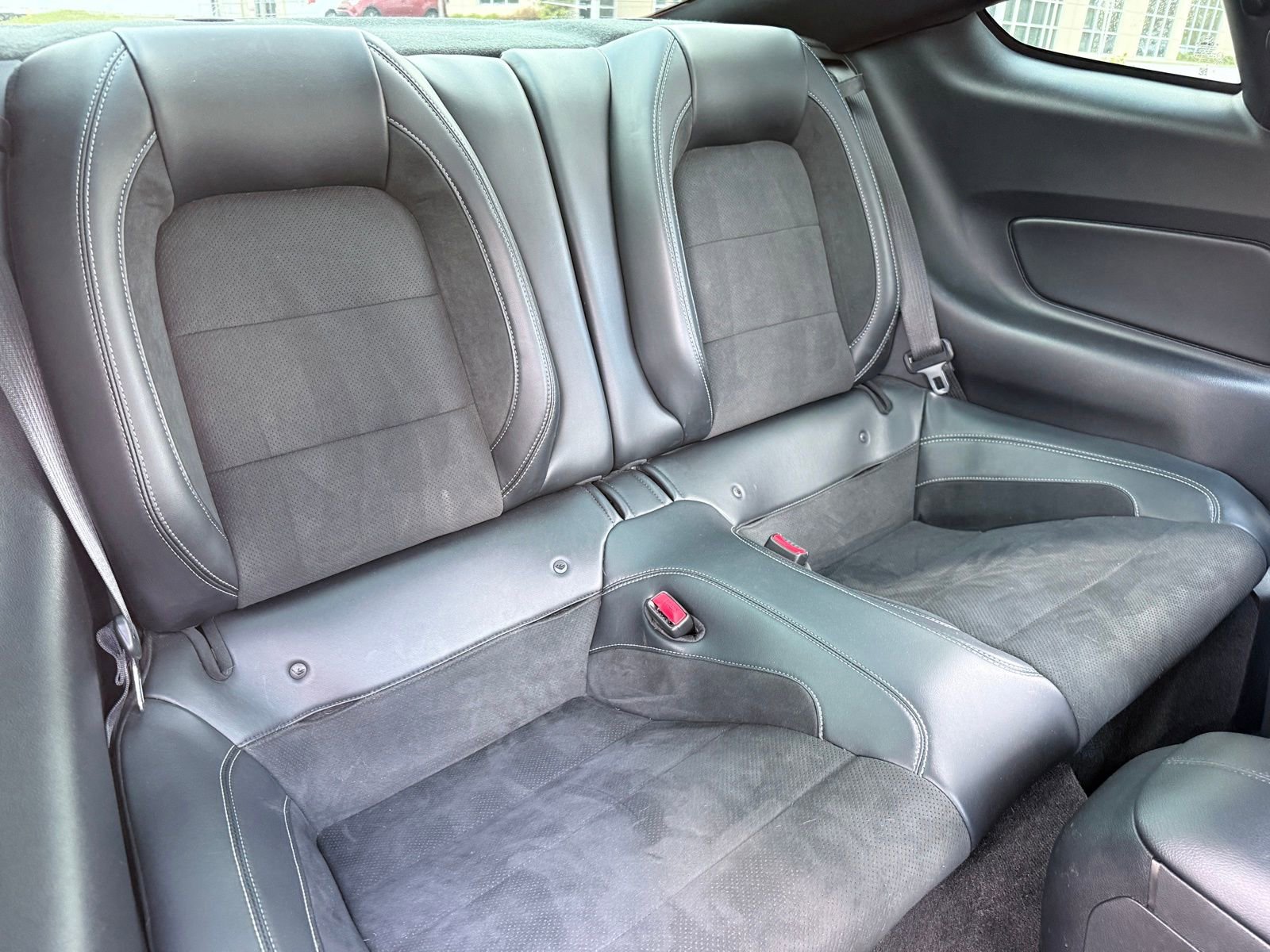 Used 2016 Ford Mustang Shelby GT350 w/ Technology Package image 39