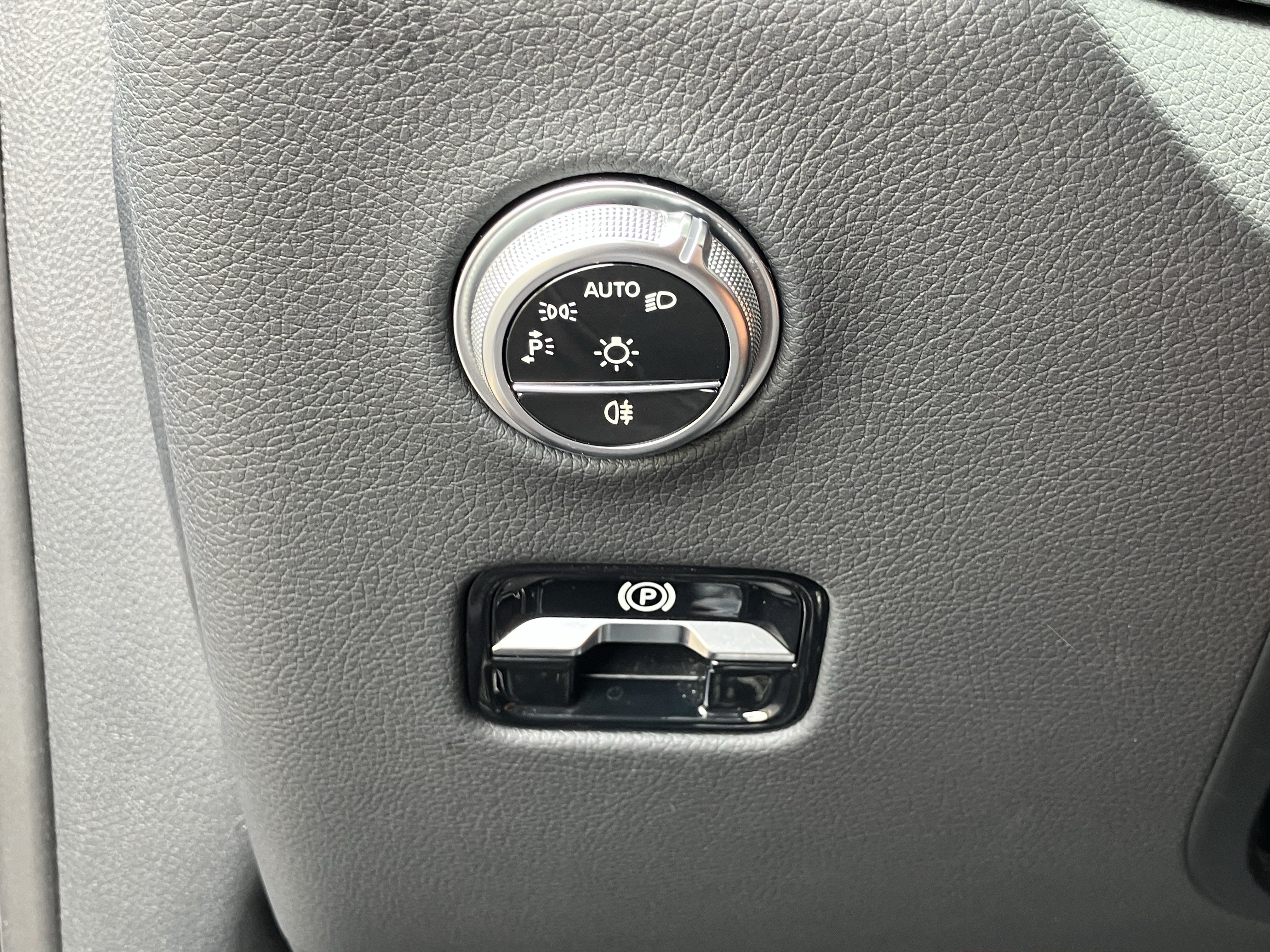 Used 2024 Mercedes-Benz GLC 300 image 20