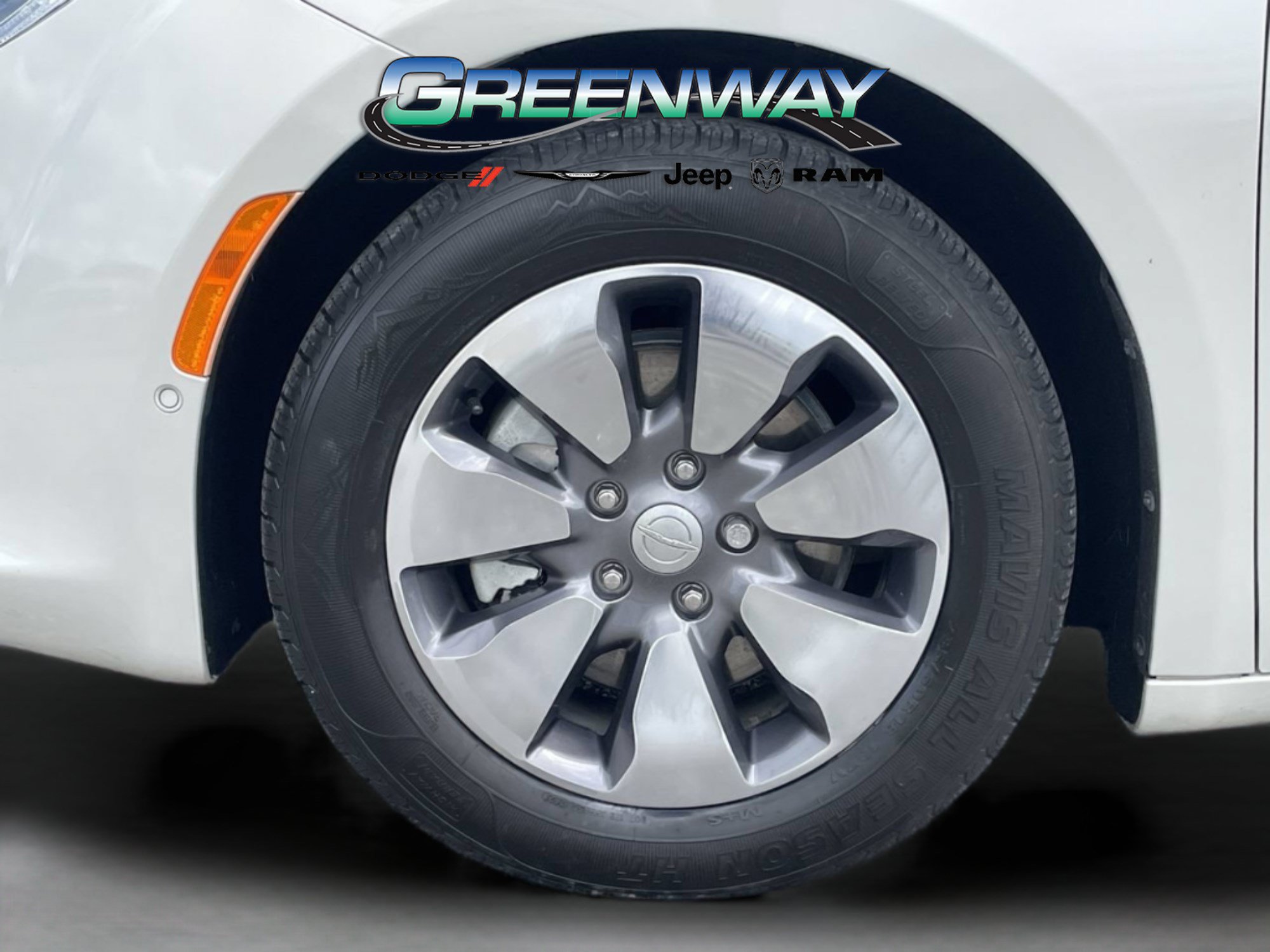 Used 2017 Chrysler Pacifica Platinum FWD image 37