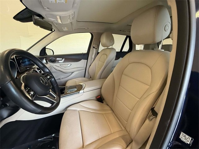 Used 2021 Mercedes-Benz GLC 300 4MATIC image 2