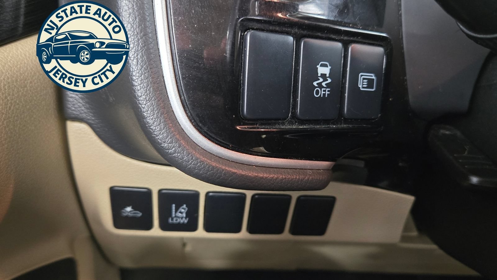 Used 2016 Mitsubishi Outlander SEL AWD/4WD image 23