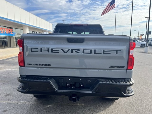 Used 2025 Chevrolet Silverado 1500 ZR2 w/ Dark Appearance Package image 5
