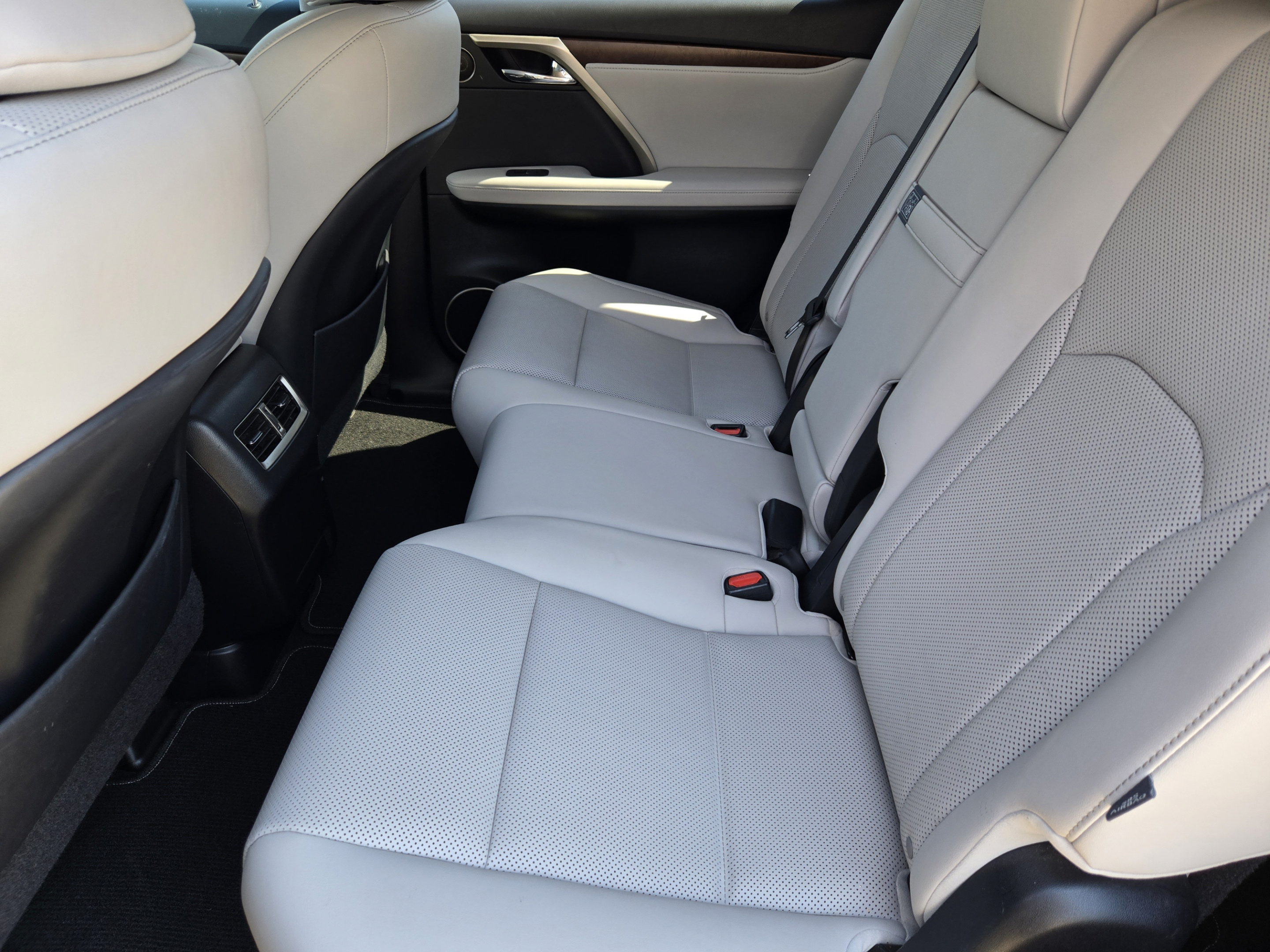 Used 2020 Lexus RX 350L FWD w/ Premium Package image 29