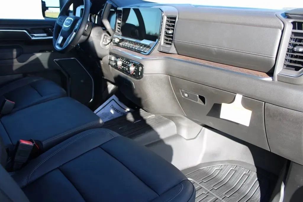 New 2026 GMC Sierra 3500 SLT image 22
