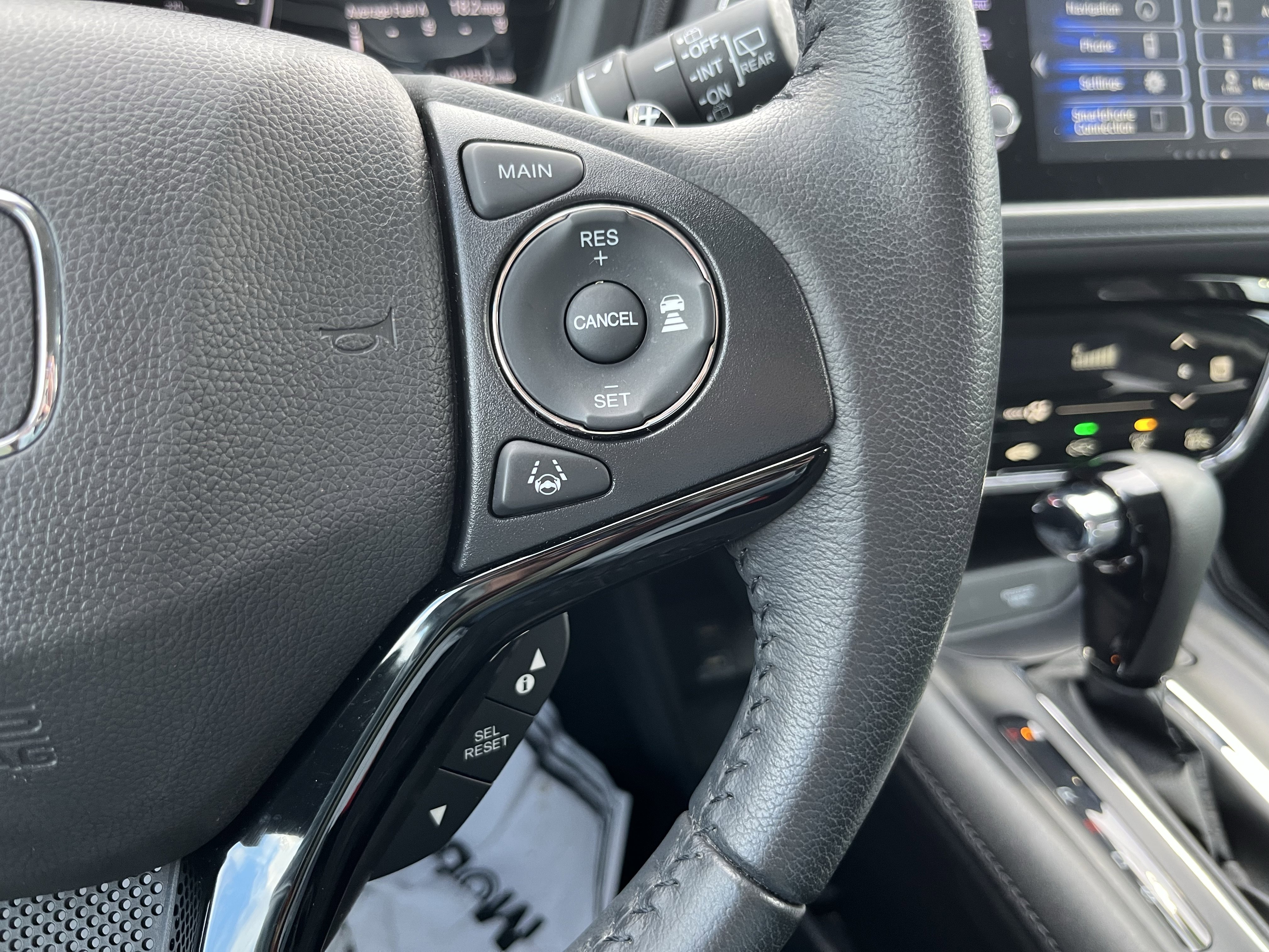 Used 2020 Honda HR-V Touring image 18