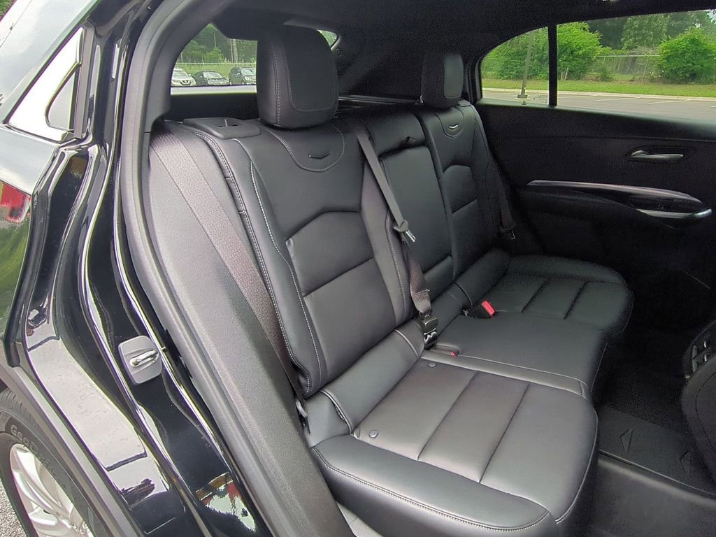 Used 2023 Cadillac XT4 Luxury w/ Cold Weather Package FWD image 23