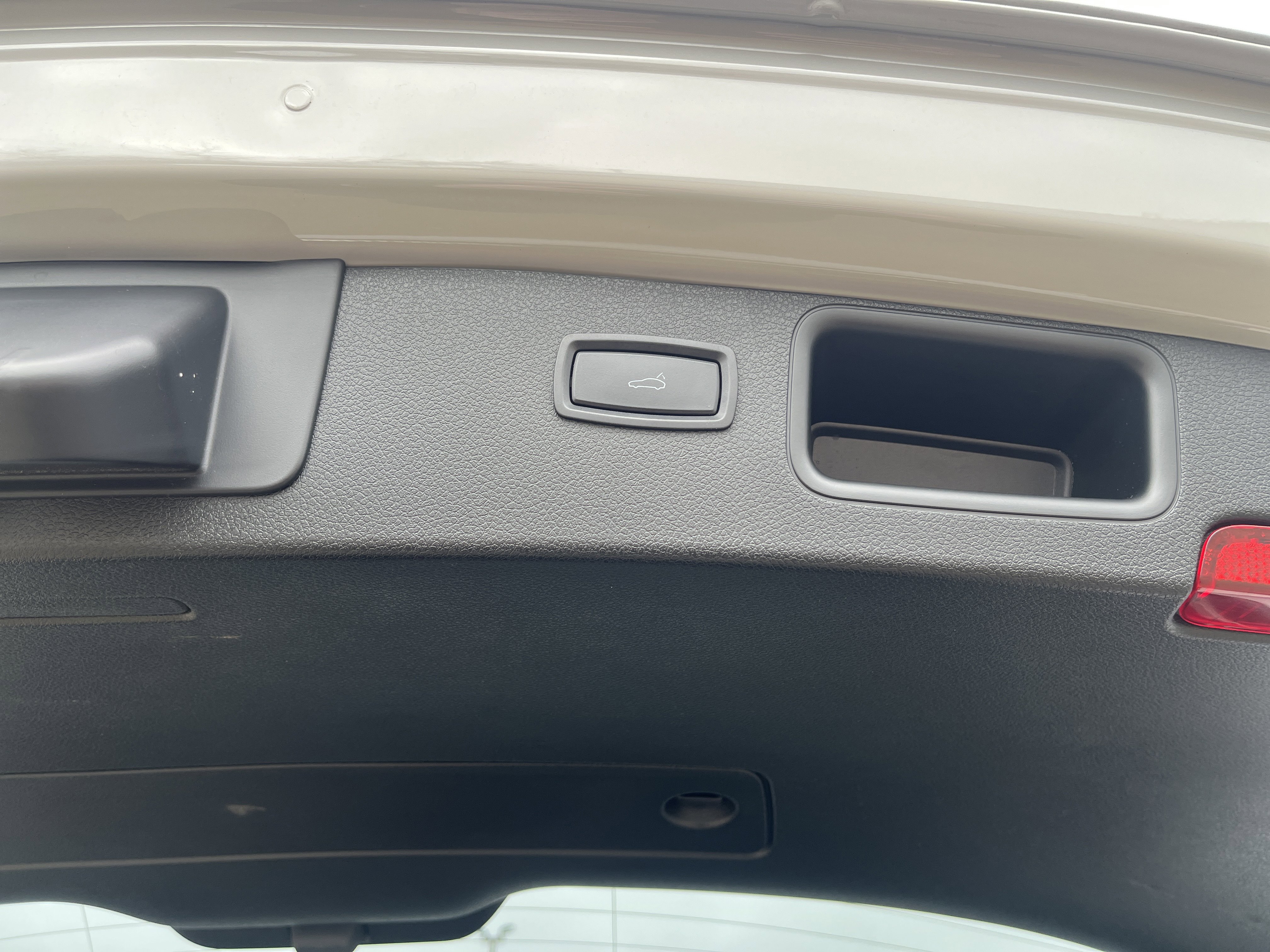 Used 2020 Porsche Macan Turbo image 20