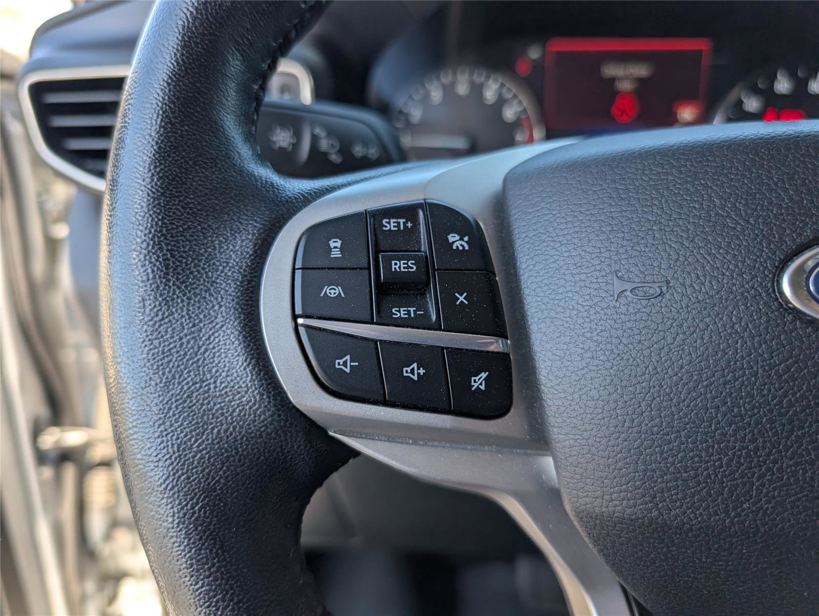 Used 2021 Ford Explorer Limited w/ Equipment Group 301A image 26