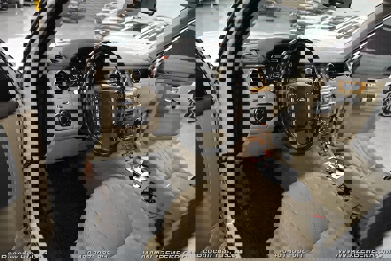 Used 2015 Land Rover LR4 HSE image 12