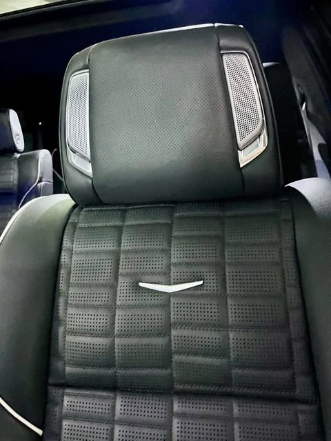 Used 2025 Cadillac Escalade Sport Platinum AWD/4WD image 18