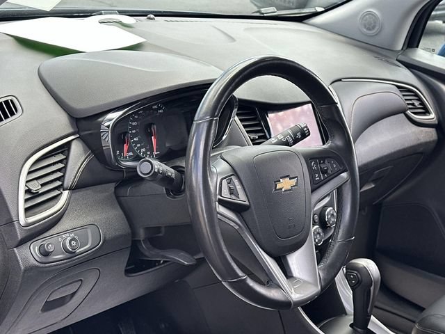 Certified 2020 Chevrolet Trax LT w/ LT Convenience Package AWD/4WD image 2