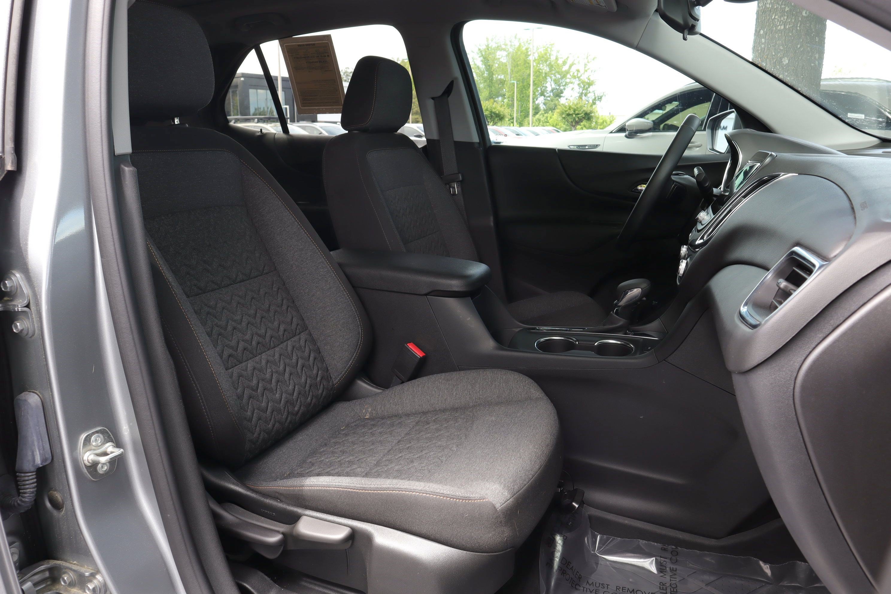 Used 2024 Chevrolet Equinox LT FWD image 27