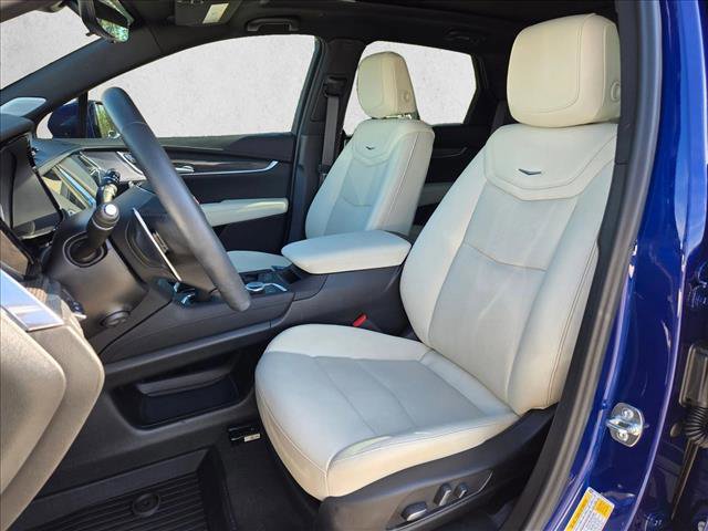 Used 2025 Cadillac XT5 Sportv w/ Technology Package image 17