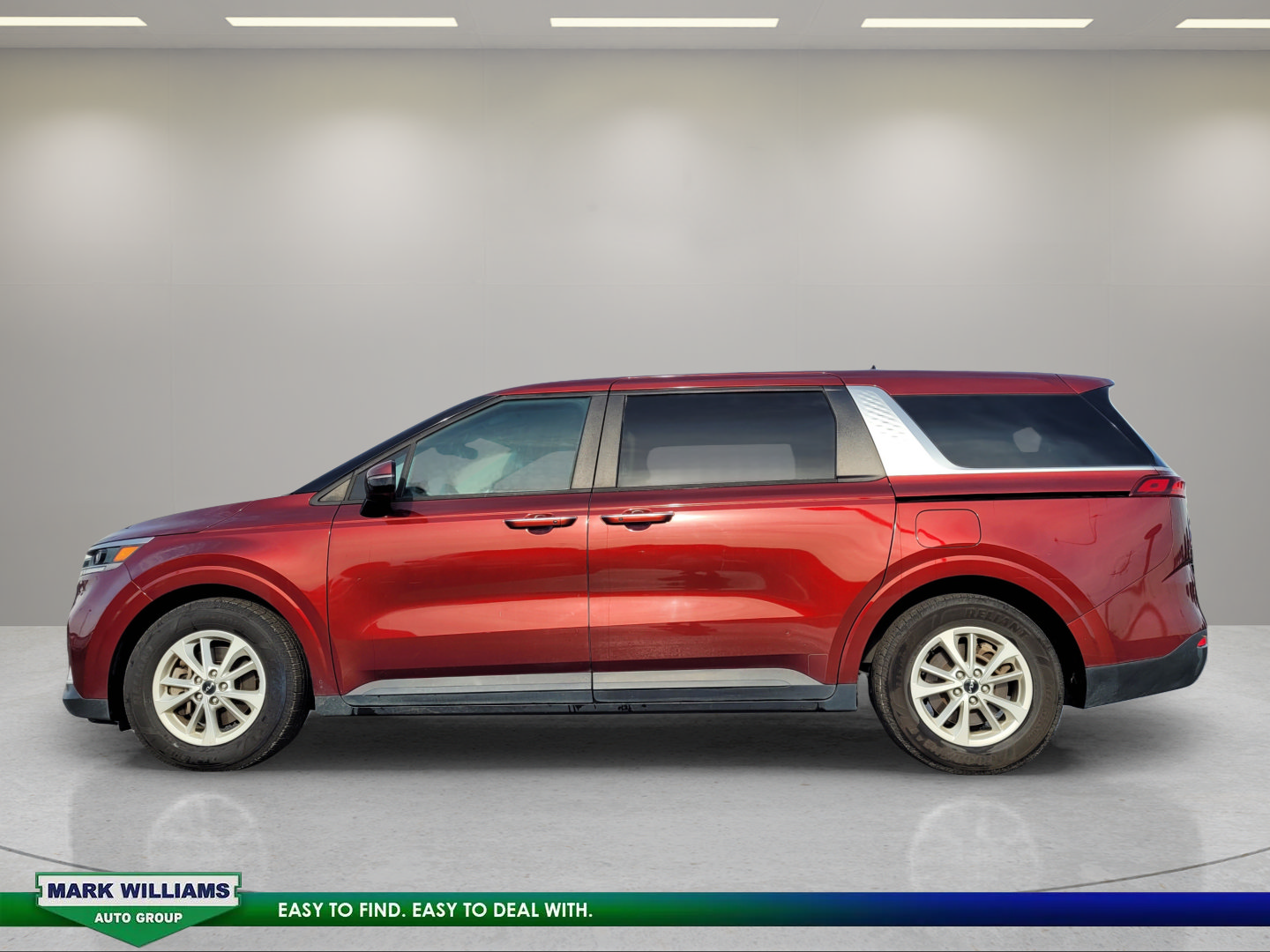 Used 2023 Kia Carnival LX FWD image 7