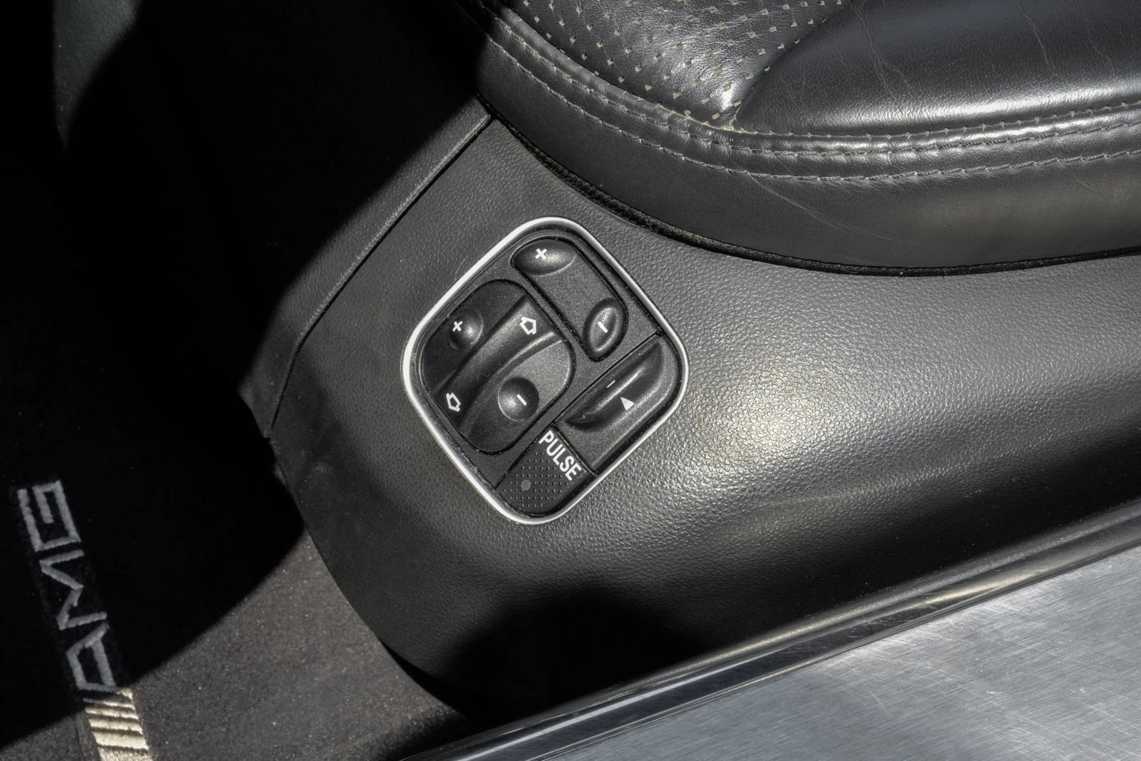 Used 2011 Mercedes-Benz SL 65 AMG image 32