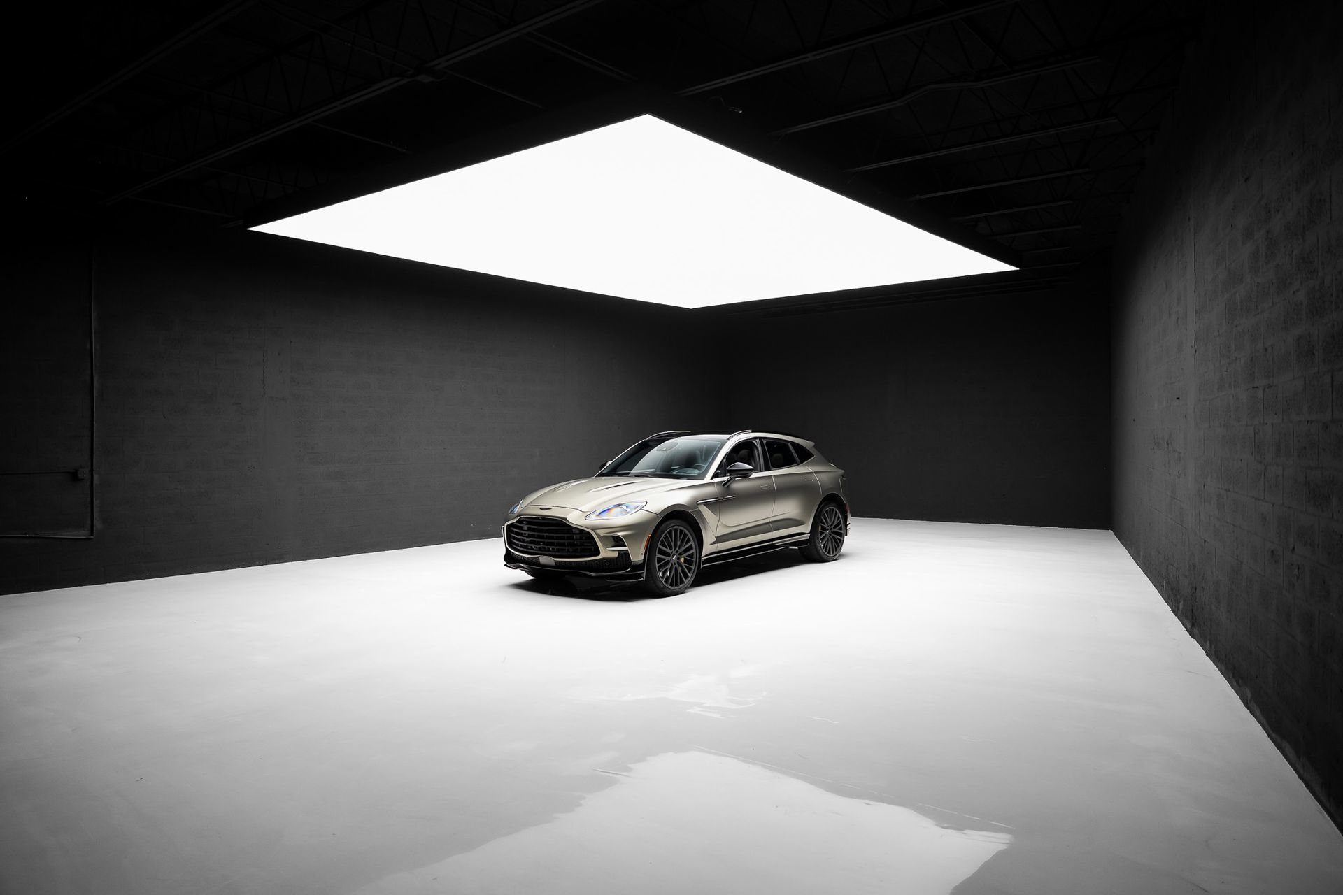 Used 2023 Aston Martin DBX 707 AWD/4WD image 88