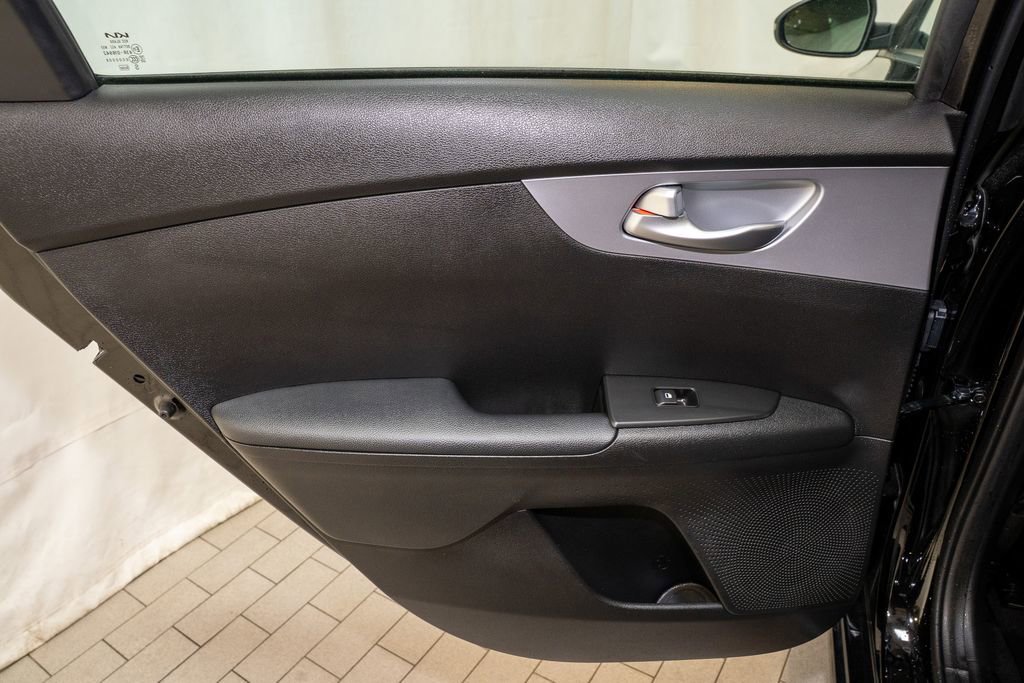 Used 2023 Kia Forte LXS w/ LXS Technology Package image 8