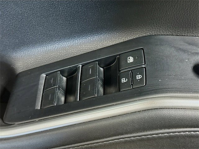 Used 2022 Toyota Highlander L image 11