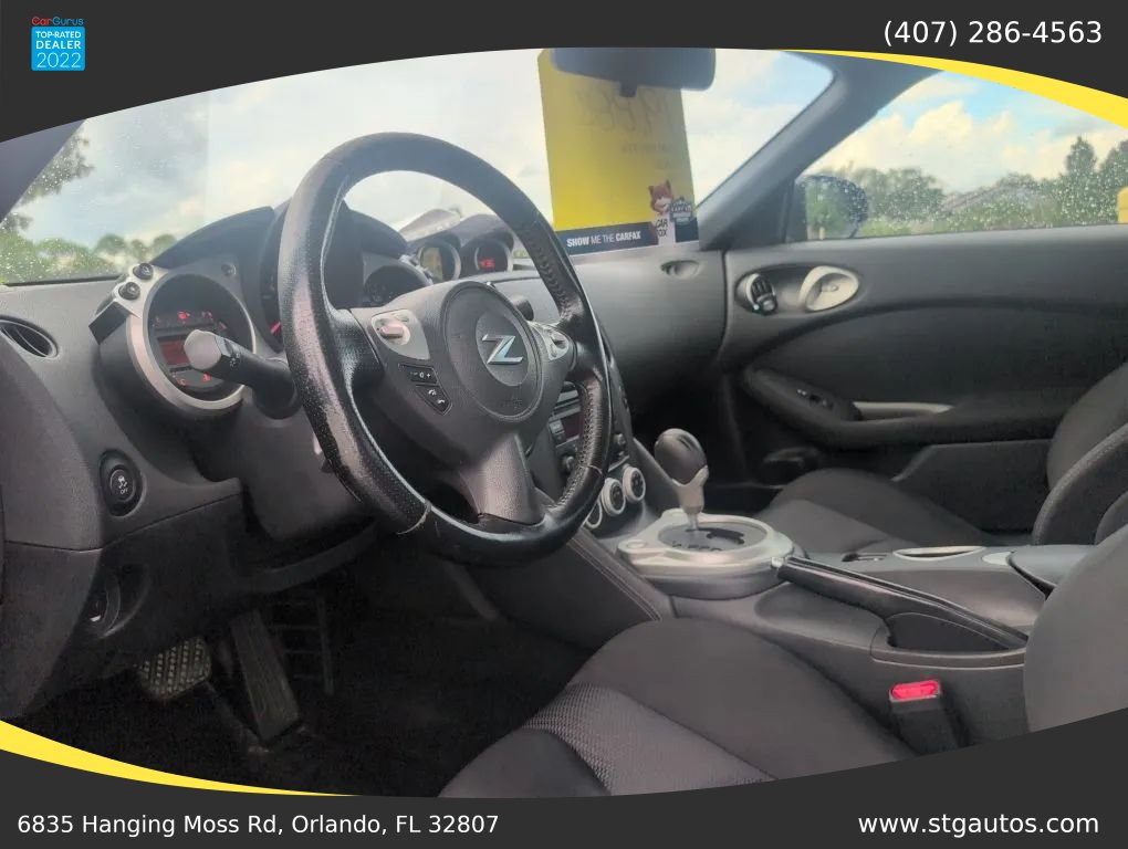 Used 2018 Nissan 370Z Coupe RWD image 12