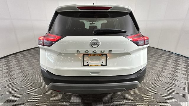 Used 2022 Nissan Rogue S FWD video 4