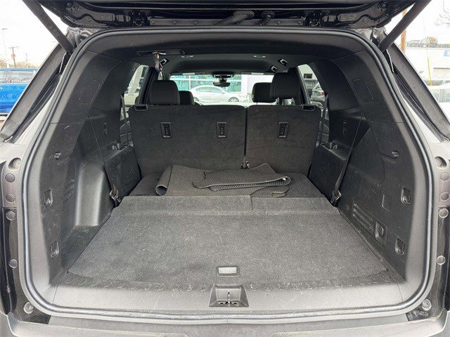 Used 2022 Chevrolet Traverse LT image 10