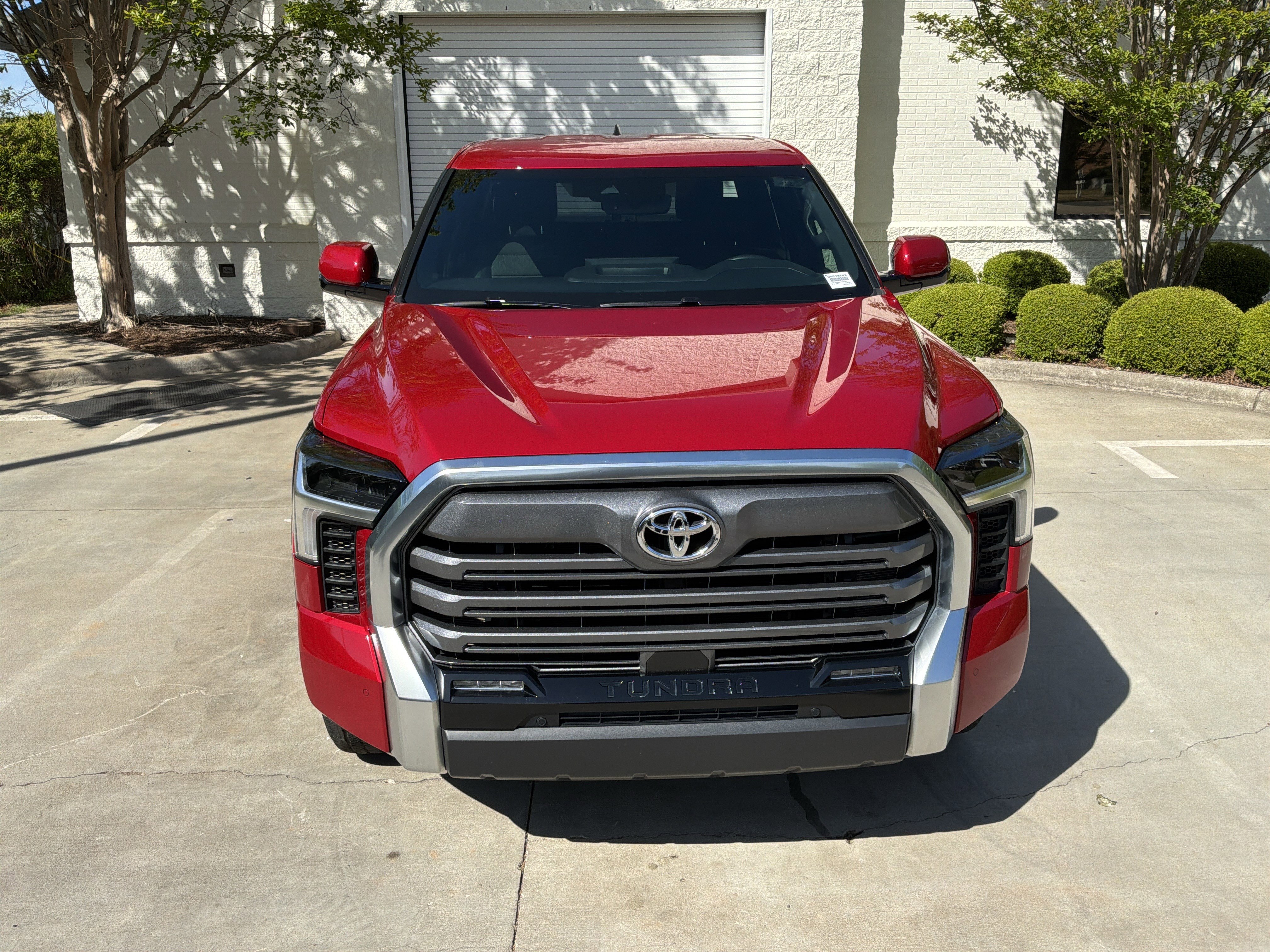 Used 2025 Toyota Tundra Limited AWD/4WD image 3